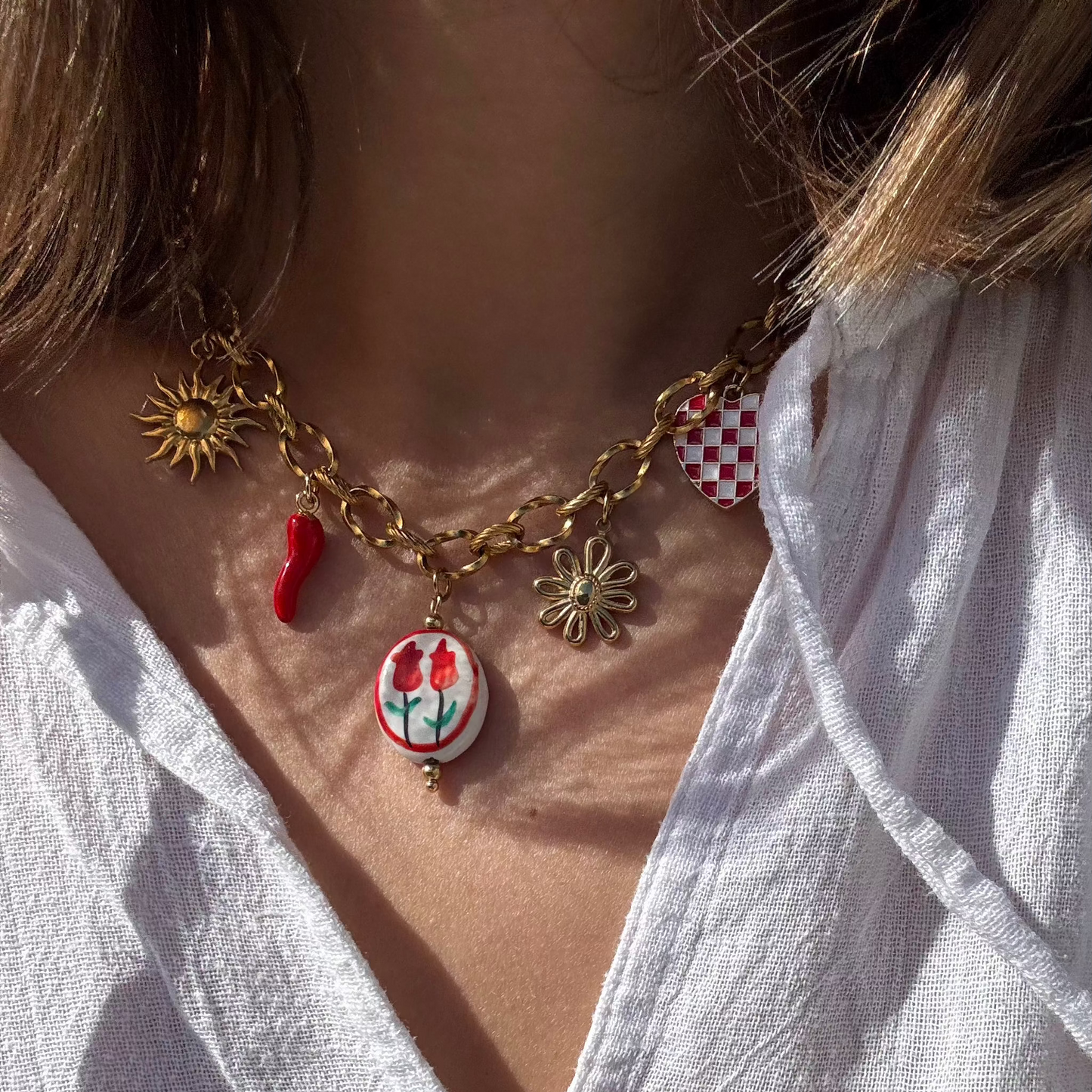 COLLIER FLORA